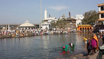 800px-Nasik,_Ramkund_(6362131297)